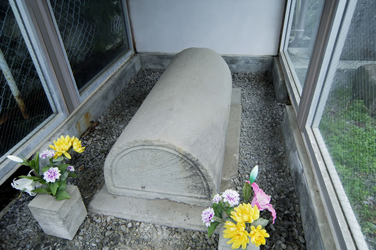 吉利支丹墓碑